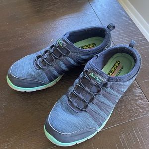 sketchers memory foam size 9